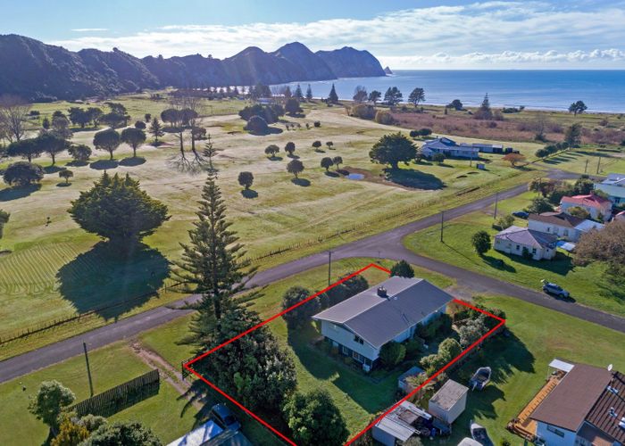 Free property data for 12 Banks Street, Tolaga Bay homes.co.nz