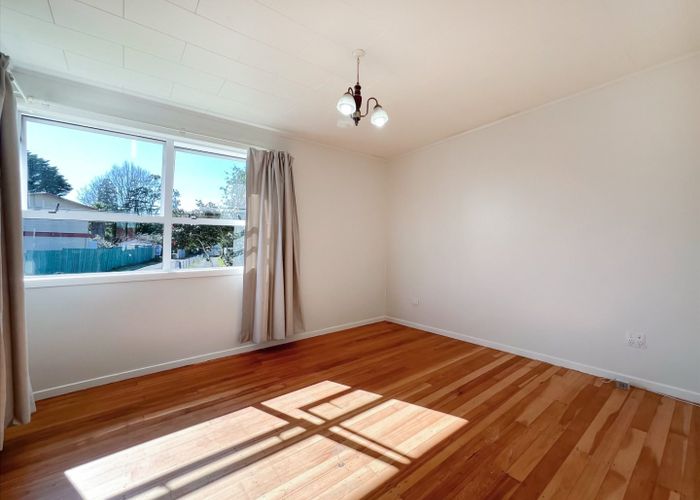 at 71 Chillcot Road, Henderson, Waitakere City, Auckland