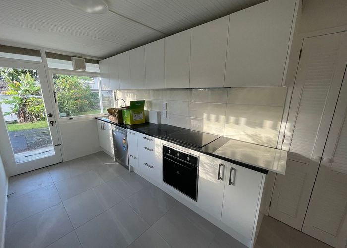  at 81 Forrest Hill Road, Milford, North Shore City, Auckland