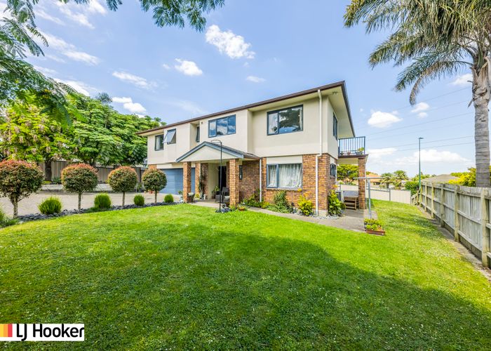  at 200 Hill Road, The Gardens, Auckland