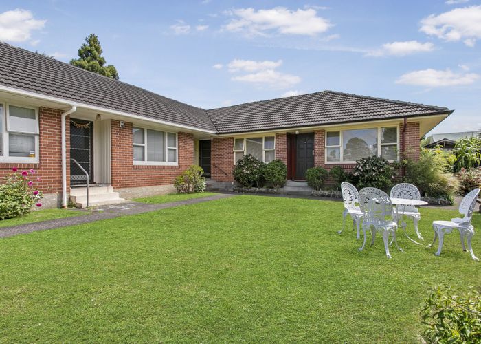  at 4/5 Matipo Street, Balmoral, Auckland