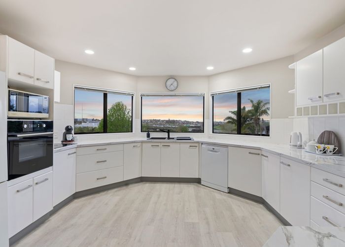  at 11 Pigeonwood Lane, Albany, North Shore City, Auckland