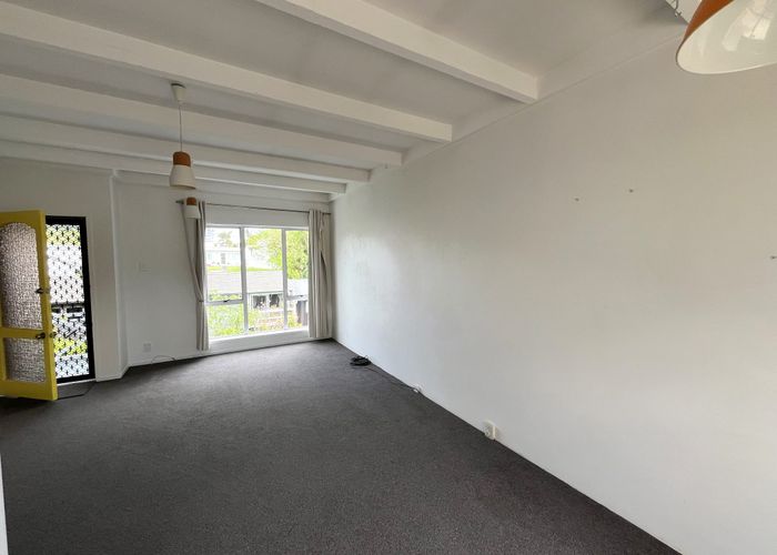  at 2/172 Beach Haven Road, Beach Haven, North Shore City, Auckland