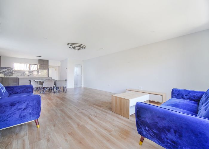  at 2/166 Rathgar Road,, Henderson, Waitakere City, Auckland