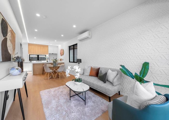  at 4/32 Bradbury Road, Botany Downs, Manukau City, Auckland