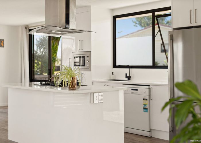  at 6 Posa Avenue, Henderson, Waitakere City, Auckland