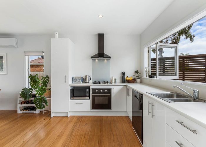  at 38 Tamatea Avenue, Point England, Auckland