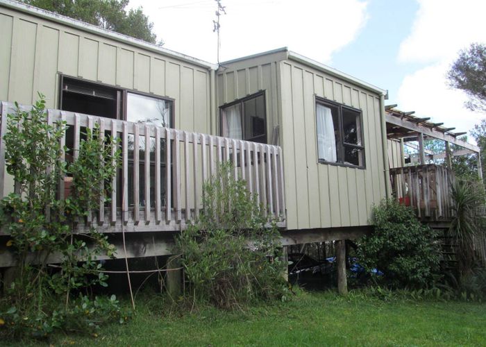  at 1/20 Waverley Avenue, Glenfield, North Shore City, Auckland