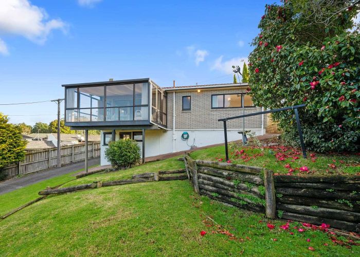  at 3 Hall Road, Glenfield, North Shore City, Auckland