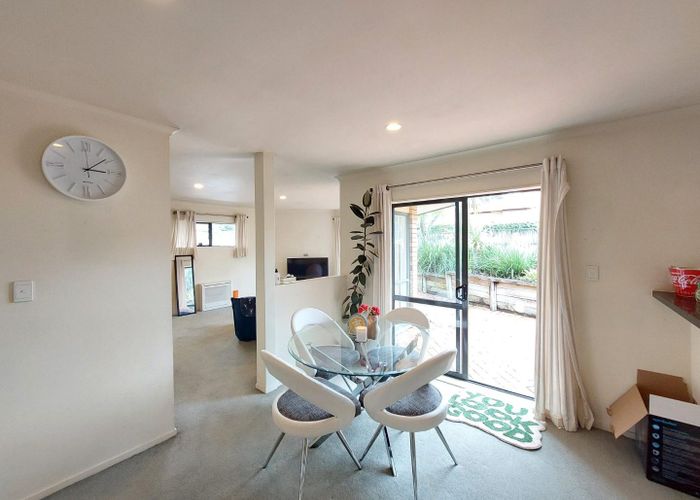  at 10 Pukatea Avenue, Albany, North Shore City, Auckland