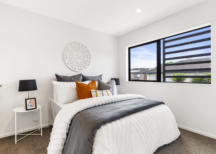  at 2/311 Albany Highway, Albany, North Shore City, Auckland