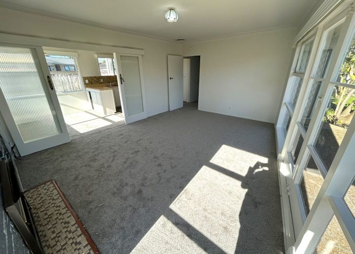  at 6  Dolphin Street, Pakuranga, Manukau City, Auckland