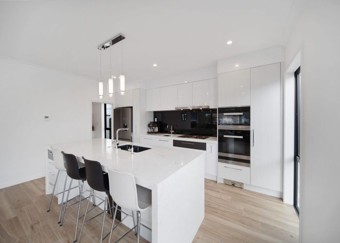  at 8 Awakirihi Close, Somerville, Manukau City, Auckland