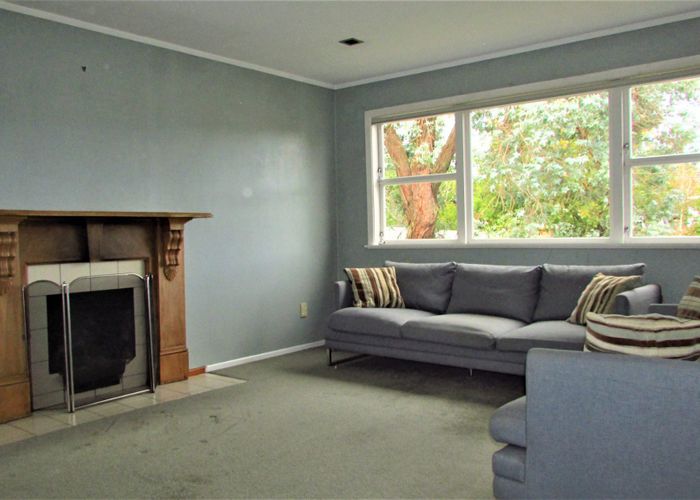  at 16 Woodstock Road, Forrest Hill, Auckland