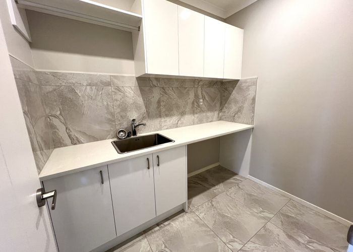  at 22 Eastfield Avenue, Flat Bush, Manukau City, Auckland