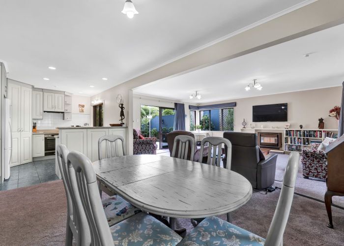  at 5 Ruskin Place, Westown, New Plymouth