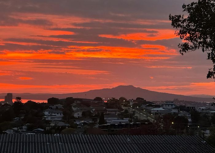  at 133 Glenfield Road, Hillcrest, North Shore City, Auckland