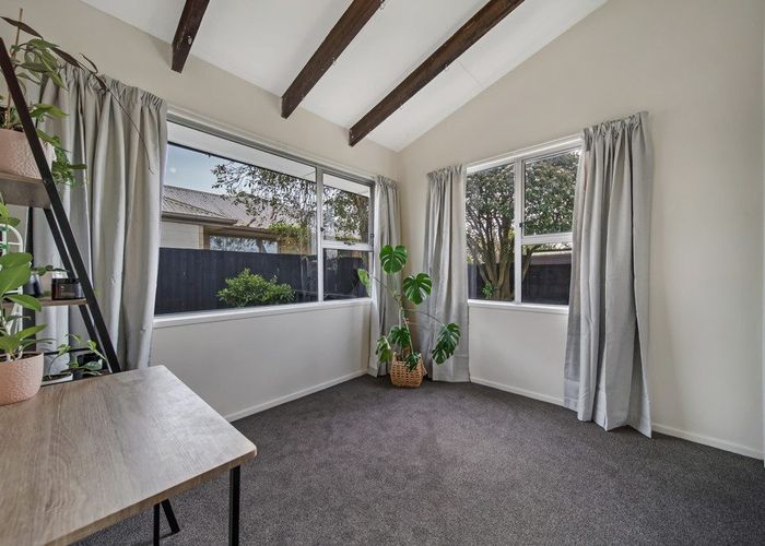  at 2/15 Sullivan Avenue, Woolston, Christchurch City, Canterbury