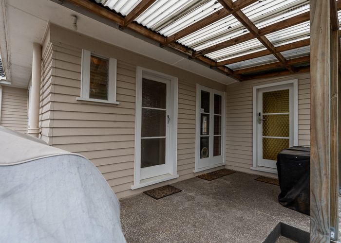  at 35 Lake Crescent, Hamilton Lake, Hamilton, Waikato