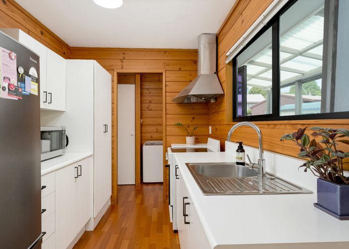  at 5/7 Duncan Avenue, Te Atatu South, Waitakere City, Auckland