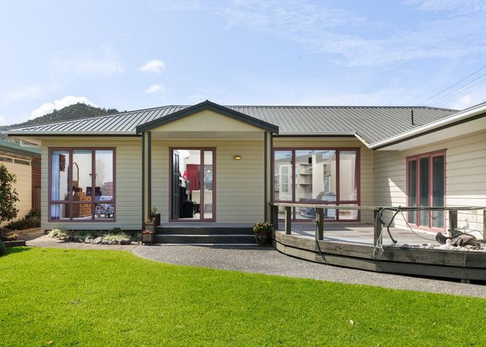  at 6 Seaview Avenue, Te Puru