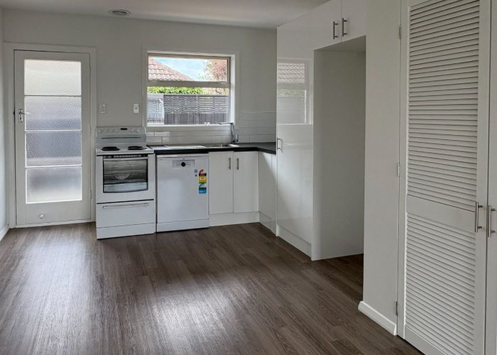  at 4/28 Aikmans Road, Merivale, Christchurch