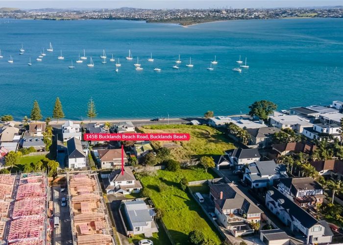  at 2/145 BUCKLANDS BEACH RD, Bucklands Beach, Auckland