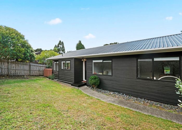  at 1/20 Valecrest Place, Bayview, Auckland
