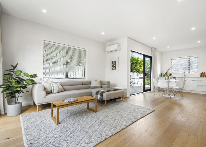  at 6 Studholme Street, Point Chevalier, Auckland City, Auckland