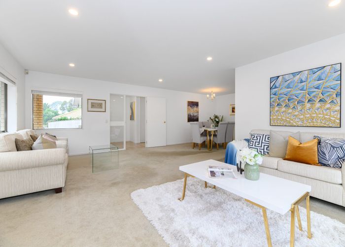  at 2/52 Turama Road, Royal Oak, Auckland