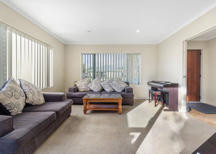 at 2 Brosna Place, East Tamaki, Auckland