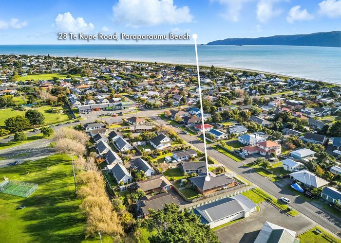  at 28 Te Kupe Road, Paraparaumu Beach, Kapiti Coast, Wellington