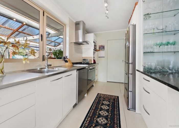  at 3 Ridgemount Rise, Mangere Bridge, Auckland