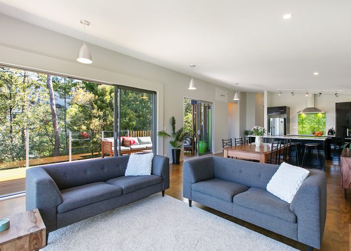  at 106 Hadfield Street, Beach Haven, Auckland