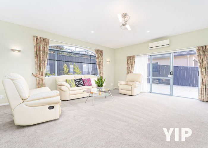  at 3 Forbes Lane, Newlands, Wellington