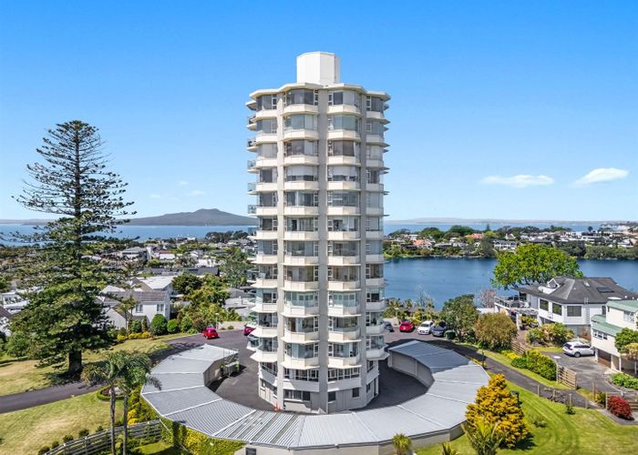  at 1/90 Kitchener Road, Milford, North Shore City, Auckland