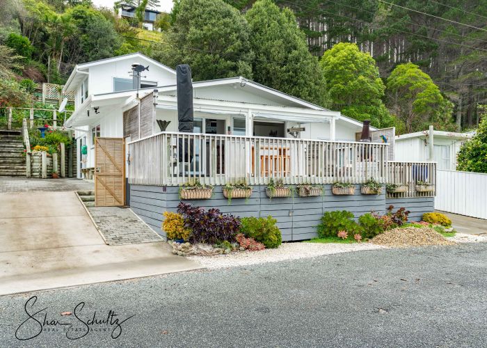  at 31 Dem Road, Pahi, Paparoa