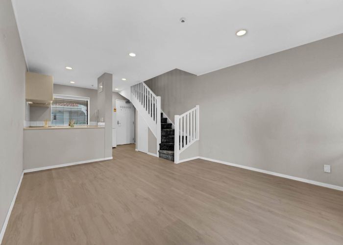  at 5/77 St George Street, Papatoetoe, Manukau City, Auckland