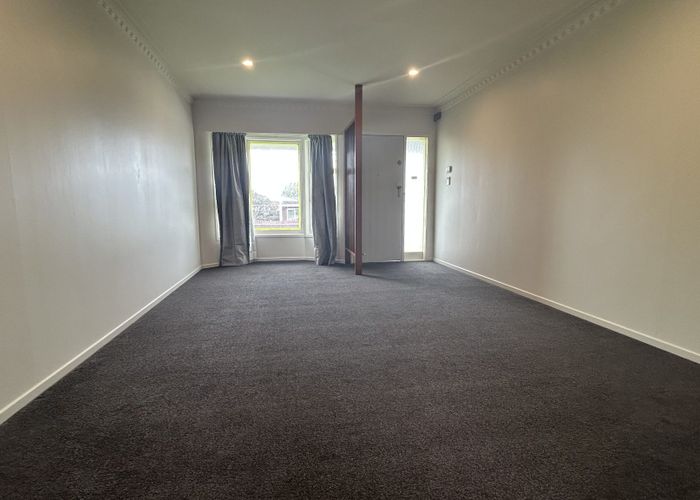  at 1/1 Suzetta Place, Farm Cove, Manukau City, Auckland