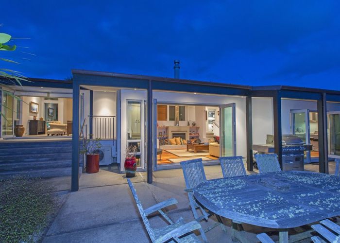  at 43 Arahiwi Grove, Tirohanga, Lower Hutt