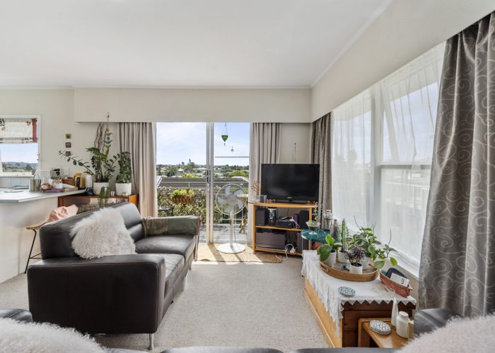  at 4/12 Aramoana Avenue, Devonport, Auckland