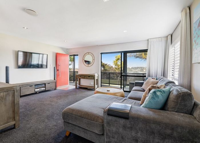  at 15 Leiden Place, Totara Vale, North Shore City, Auckland