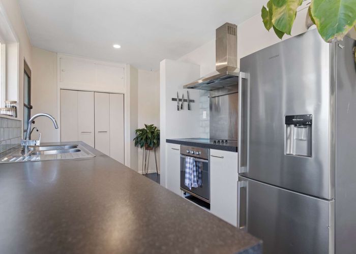  at 27 Roosevelt Road, Western Heights, Rotorua