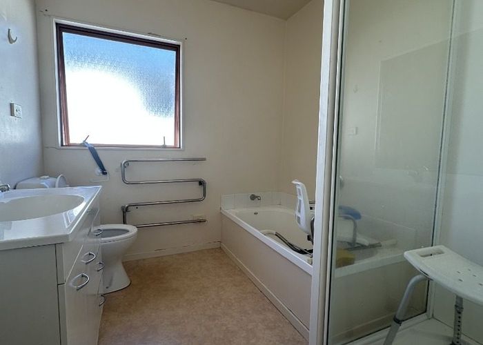  at 31 Copplestone Place, New Lynn, Waitakere City, Auckland