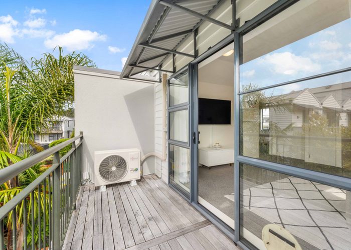  at 23/5 Carolina Place, Albany, North Shore City, Auckland