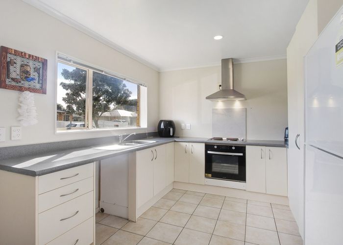  at 8 Neesons Way, Glendene, Auckland