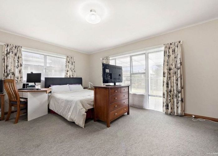  at 61 Taikata Road, Te Atatu Peninsula, Auckland