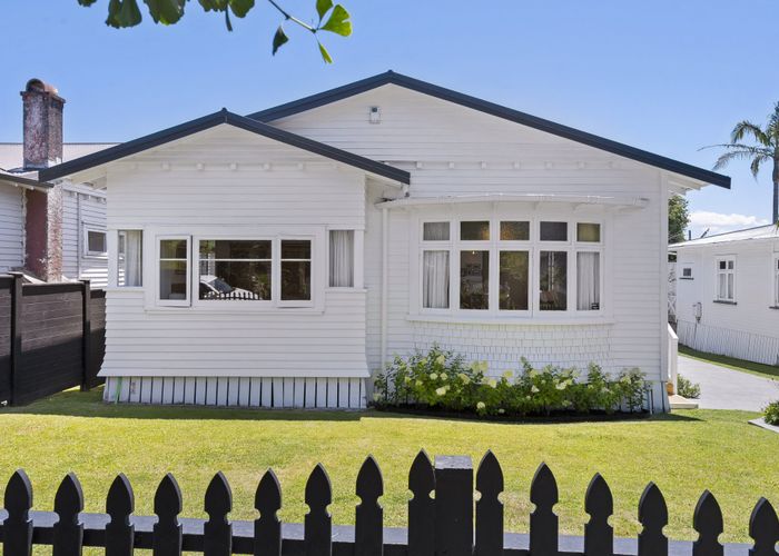  at 19 Springleigh Avenue, Mount Albert, Auckland
