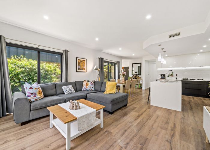  at 4 Windlass Street, Long Bay, Auckland