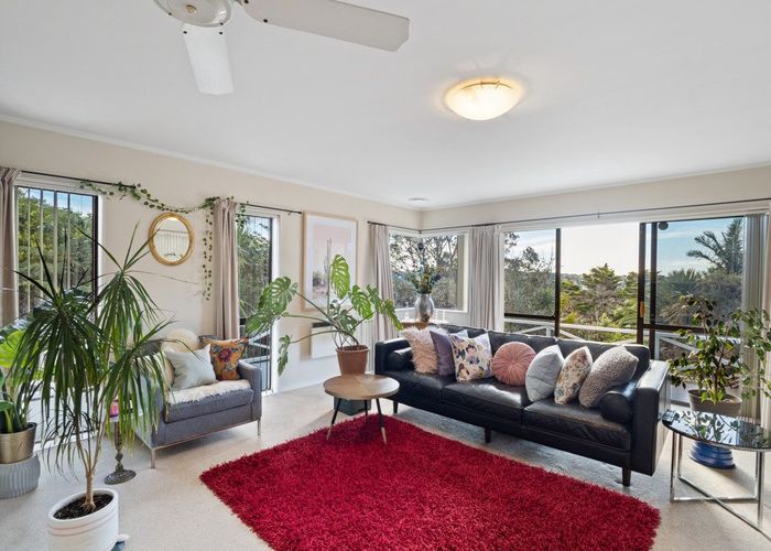  at 2/49 Carlisle Road, Torbay, Auckland